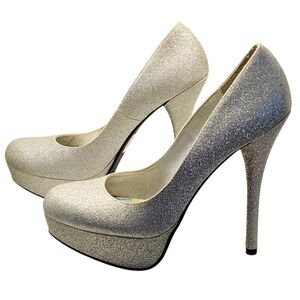 Journeys size 9M Silver Glitter Heeled Pumps